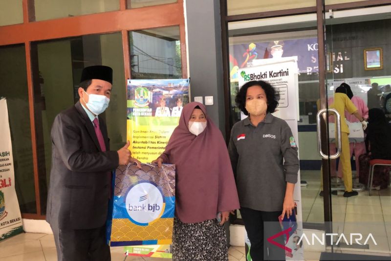 Dinas Sosial gelar bakti sosial sambut HUT Ke-25 Kota Bekasi