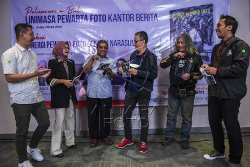 Peluncuran buku Linimasa Pewarta Foto Kantor Berita