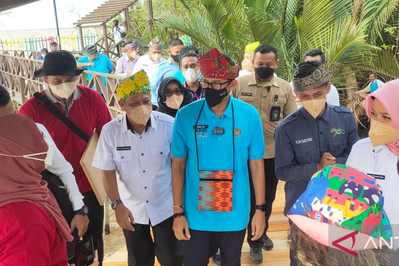 Minister Uno promotes digital mangrove planting program in Kubu Raya – ANTARA News