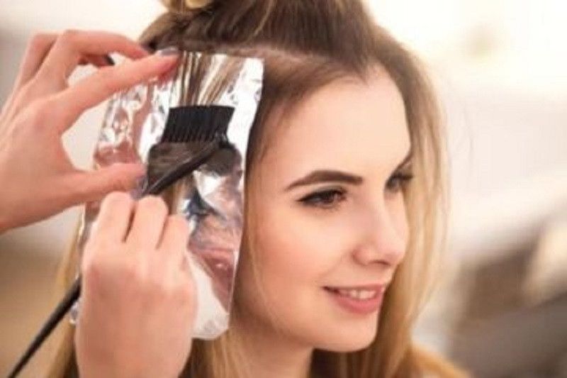 Benarkah mewarnai rambut tingkatkan risiko kanker? Ini penjelasannya
