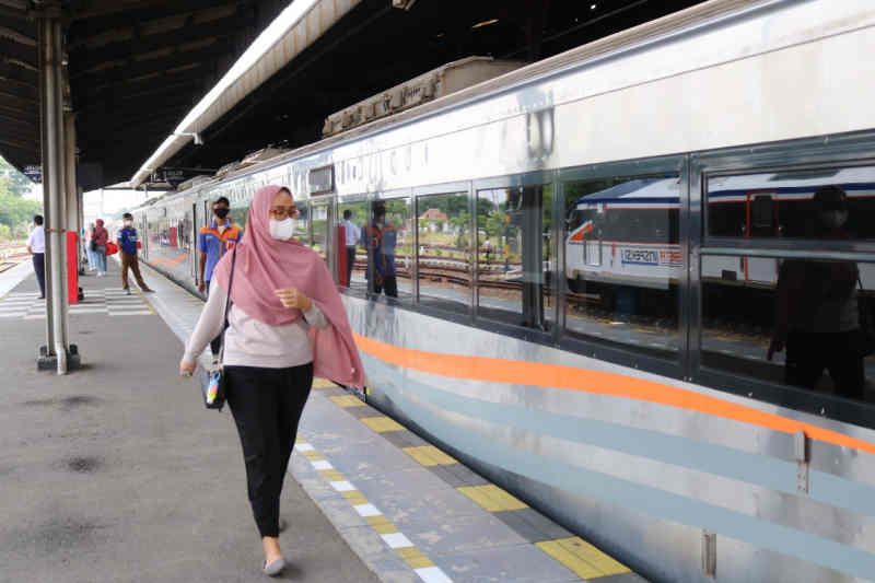 Penumpang kereta api dari Cirebon mulai meningkat