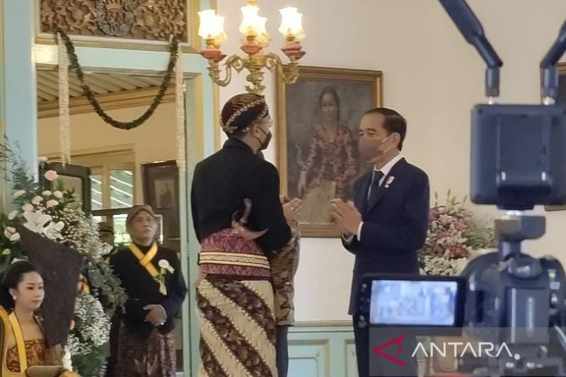 Presiden Jokowi menghadiri pengukuhan KGPAA Mangkunegara X