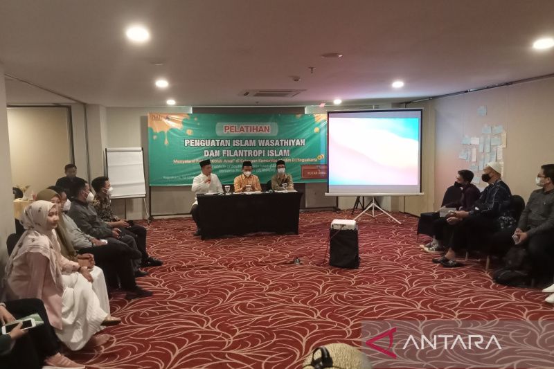UIN Yogyakarta gelar pelatihan penguatan Islam Washatiyah respons aksi terorisme