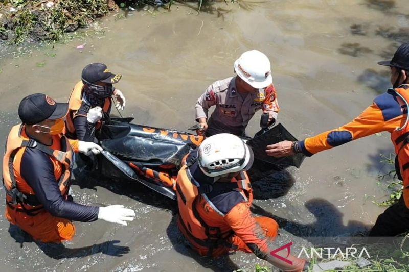 Banjir landa Kabupaten Bandung akibatkan satu orang lansia tewas