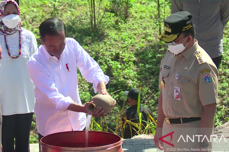 Presiden Jokowi pimpin prosesi penyatuan tanah dan air Nusantara