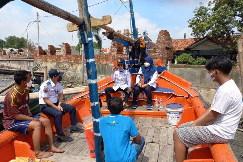 Kemenhub beri penyuluhan keselamatan pelayaran pada 100 nelayan Cirebon