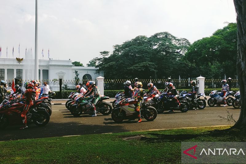 20 Pengendara MotoGP di depan Istana Merdeka bersiap untuk parade