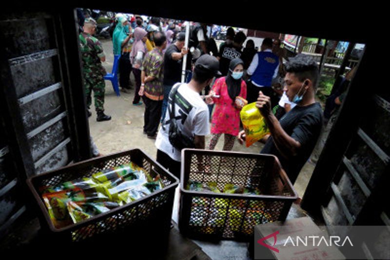 Operasi pasar minyak goreng di Gowa