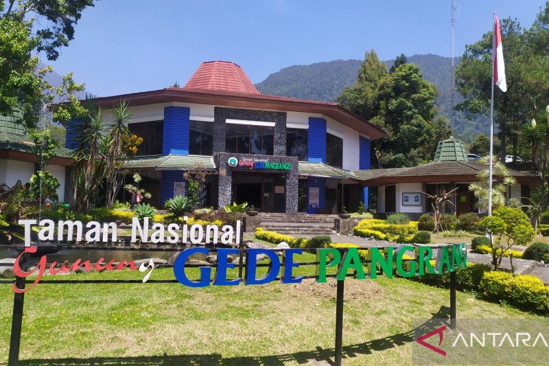 Cuaca ekstrem, TNGGP Cianjur evaluasi pembukaan jalur pendakian