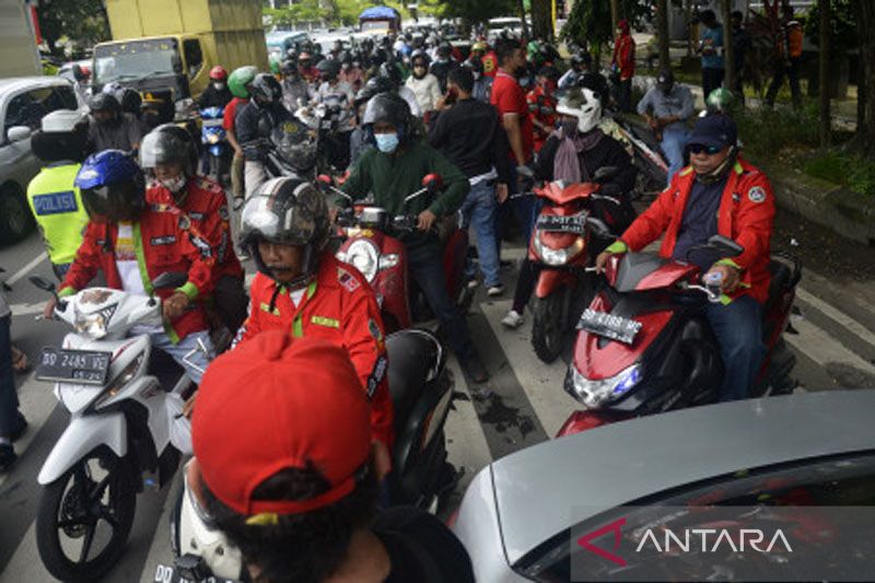 Aksi tolak penetapan penjabat ketua RT dan RW di Makassar