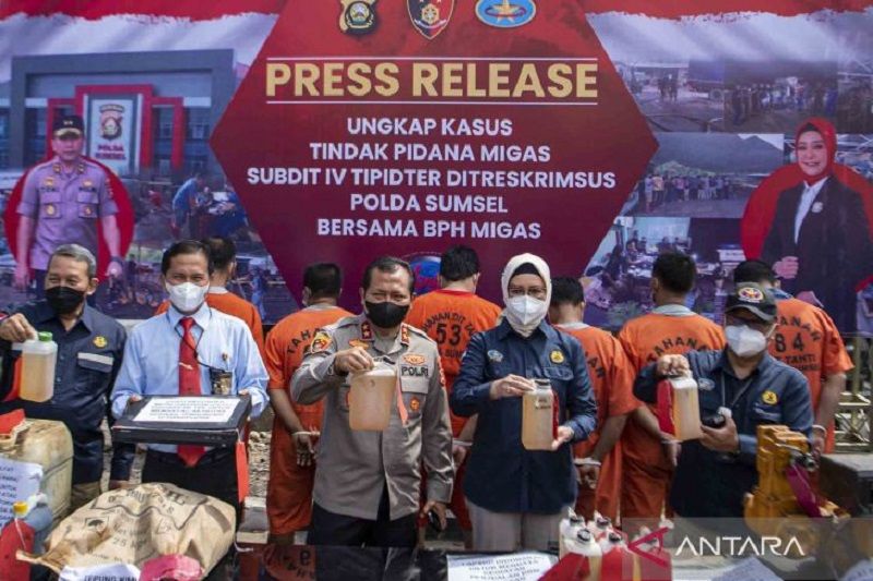 Polda Sumsel ungkap kasus pengoplosan solar industri 108 ton