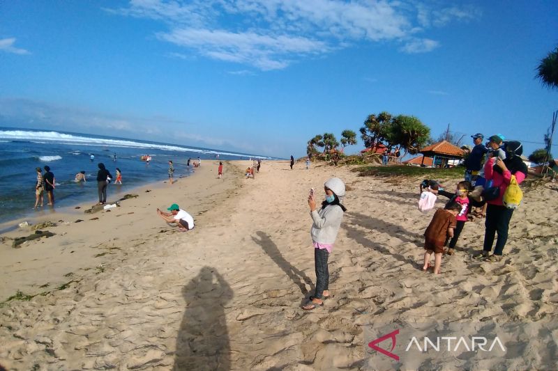 Jabar perbaiki jalan wisata Pantai Sayang Heulang agar tambah nyaman