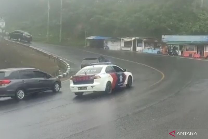 Jalur Puncak-Cianjur ramai lancar, meski volume kendaraan meningkat