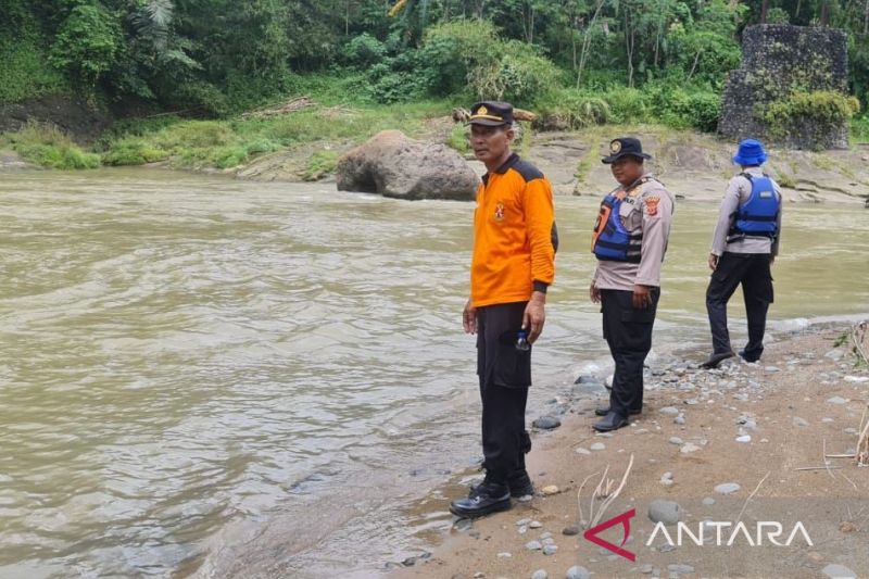 SAR gabungan di Cianjur masih cari pemancing terbawa arus