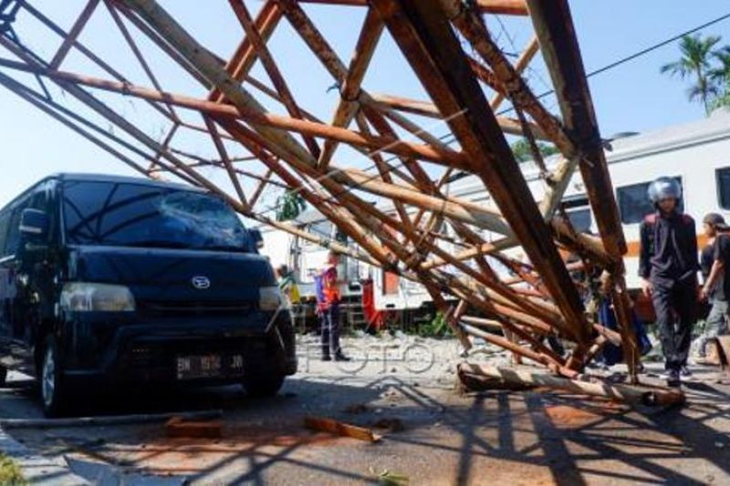 Kecelakaan Perlintasan Kereta Api Di Padang