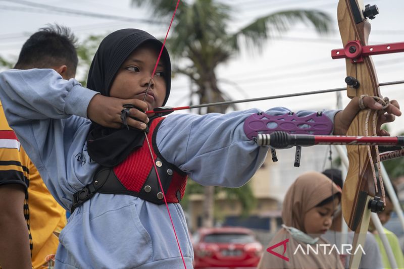 Pembinaan Dini Olaharga Panahan di Palu