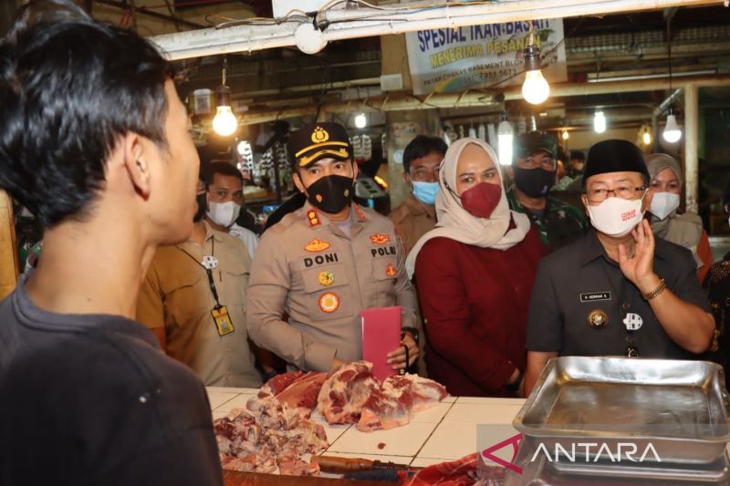 Bupati Cianjur intruksikan ASN berbelanja di pasar tradisional