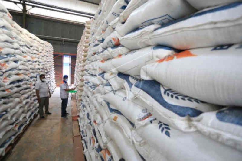 Bulog Cirebon sebut target penyerapan beras petani di bawah 20 ribu ton