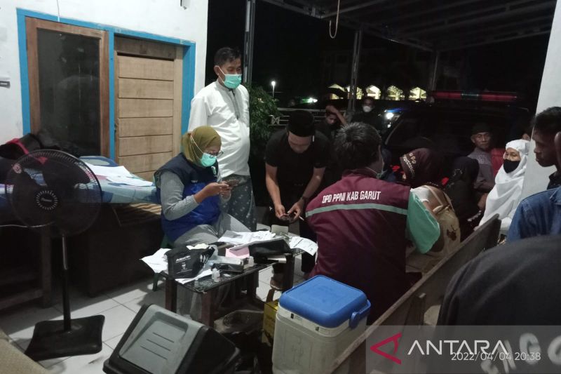 Dinkes Garut mulai gelar vaksinasi COVID-19 malam hari usai tarawih