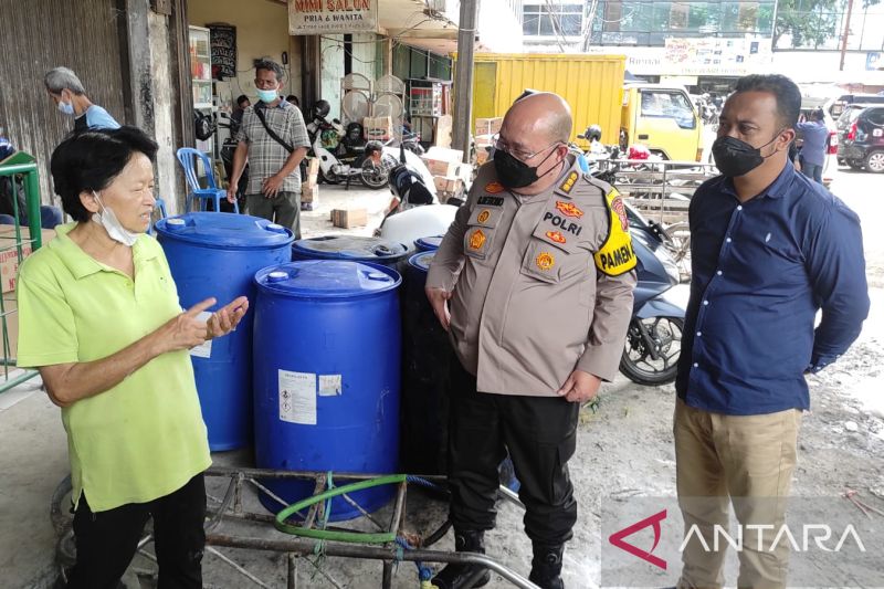 Polda Jabar awasi HET minyak goreng curah