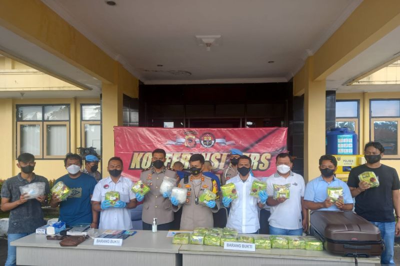 Polres Sukabumi tangkap pemilik sabu-sabu 24,47 kg jaringan antarpulau