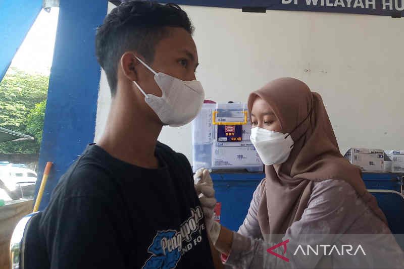 Vaksinasi COVID-19 dosis ketiga di Cirebon bertambah 12.154 orang