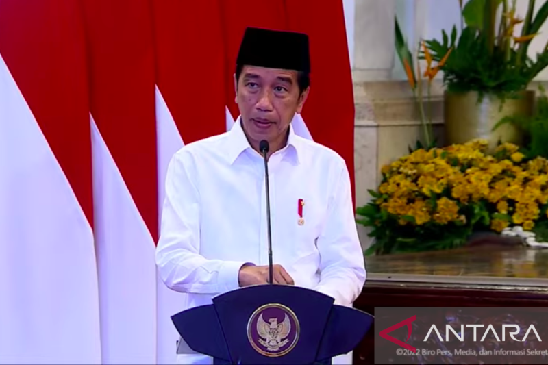Presiden Jokowi dan Wapres Ma'ruf serahkan zakat lewat Baznas