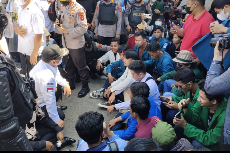 Gubernur Lampung temui BEM dan mahasiswa