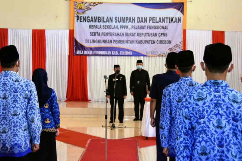 Pemkab Cirebon lantik 1.715 guru P3K