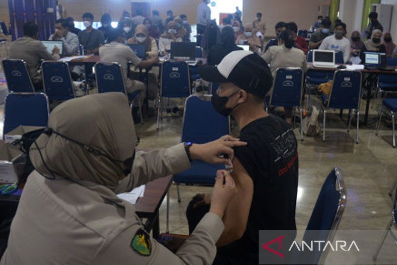 Vaksinasi booster untuk mahasiswa jelang musim mudik