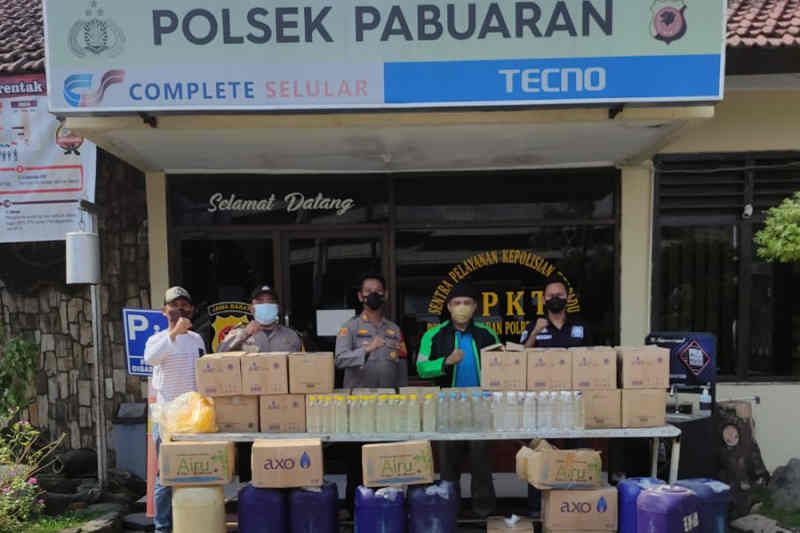 Polisi di Cirebon sita ratusan botol minuman keras saat operasi pekat