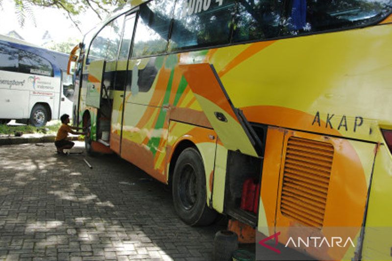 Perawatan bus AKAP untuk mudik