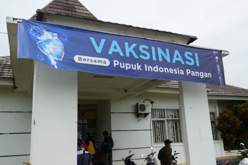 Pupuk Indonesia Pangan gelar vaksinasi booster di Karawang