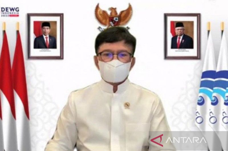 Menteri Plate membahas kerja sama dengan duta besar Iran