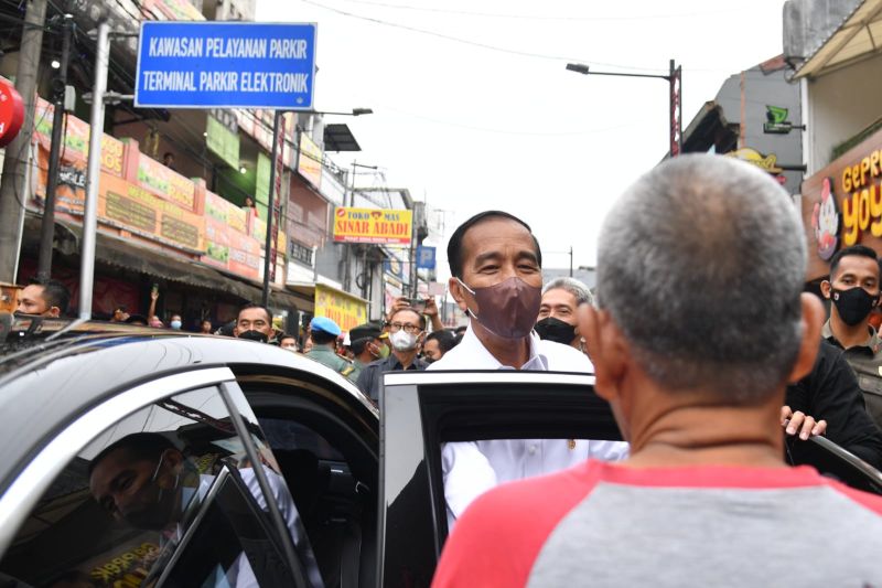 Presiden merespons permintaan pedagang di Pasar Bogor