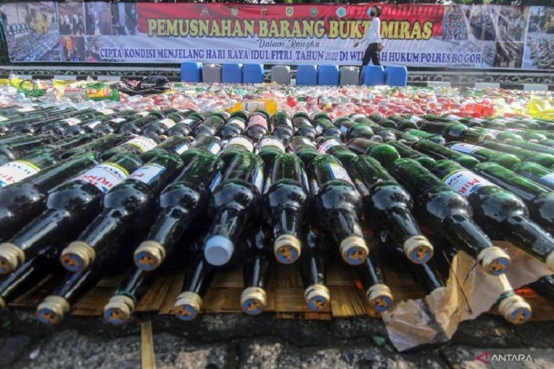 Pemusnahan miras ilegal di Bogor