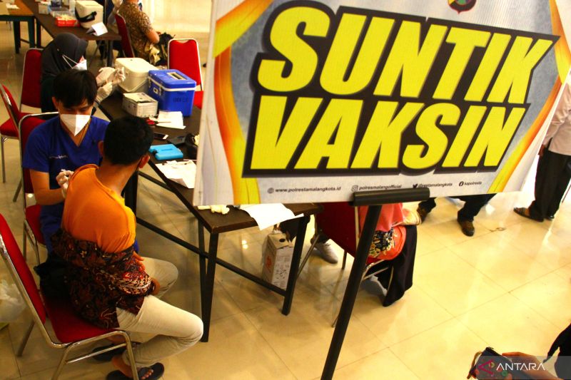 Warga penerima dua dosis vaksin capai 163,87 juta jiwa