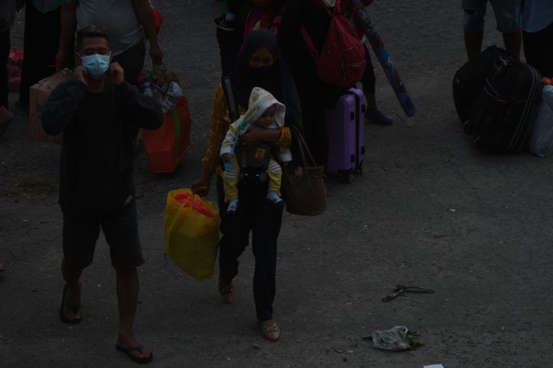 Puncak Arus Mudik Pelabuhan Pantoloan