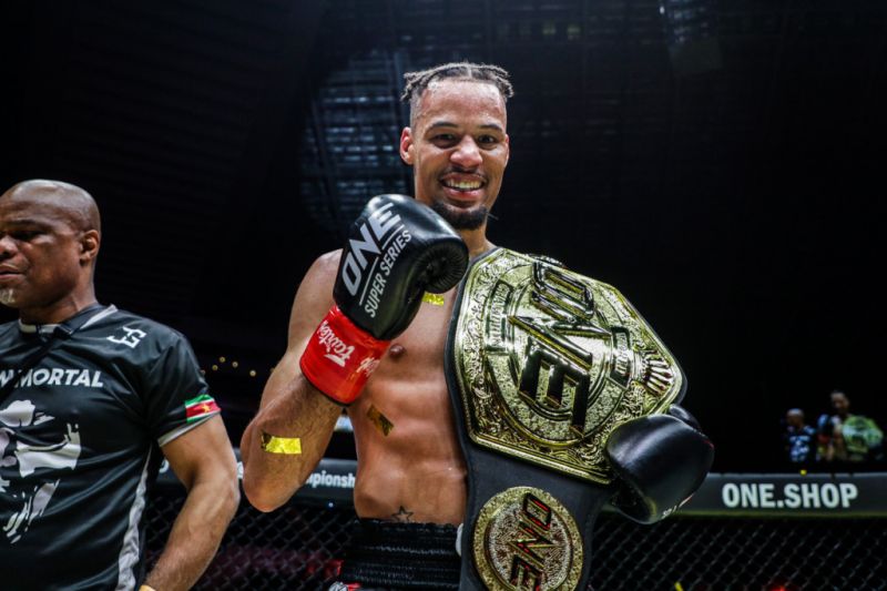 Regian Eersel pertahankan gelar juara dunia ONE Lightweight Kickboxing -  ANTARA News