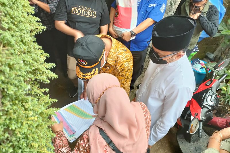 Menko PMK dan Wali Kota kunjungi kampung padat penduduk di Kota Bogor