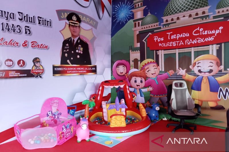 Polresta Bandung sediakan tempat bermain anak di pos pengamanan mudik Cileunyi