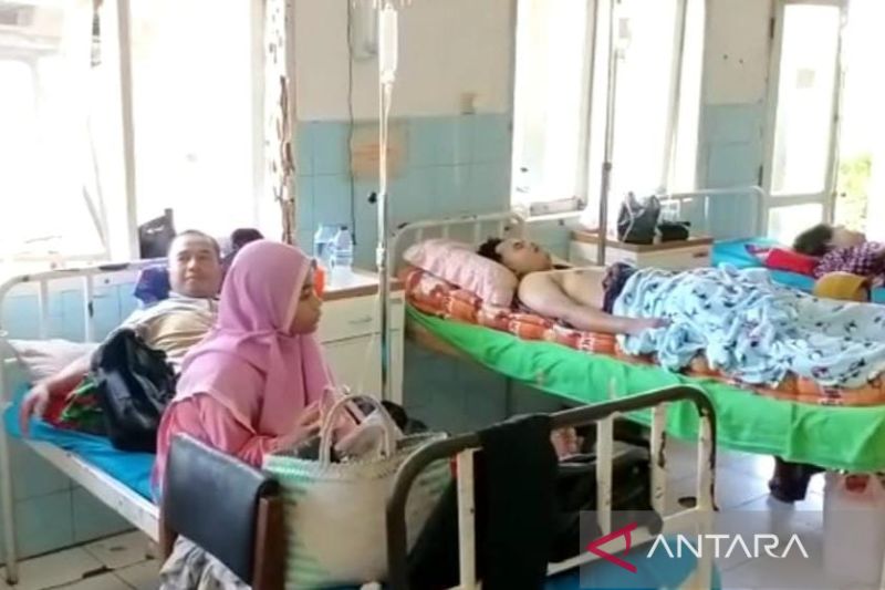 Dinkes Cianjur selidiki penyebab puluhan warga diduga keracunan takjil