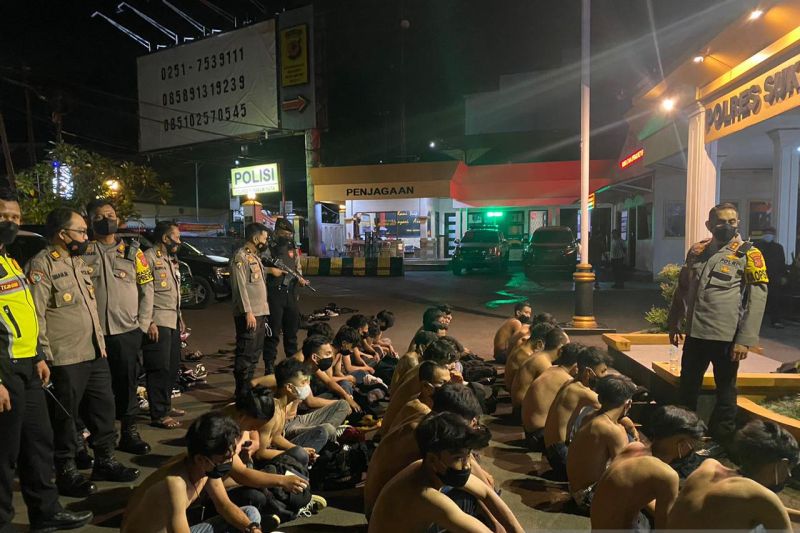 Seratusan anggota geng motor resahkan warga ditangkap Polisi Sukabumi Kota