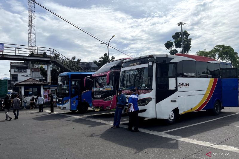 Terminal Cicaheum Kota Bandung berangkatkan 3.500 penumpang