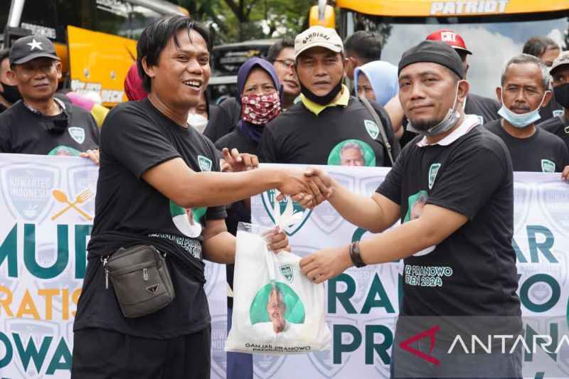 Komunitas warteg Indonesia berangkatkan 300 pemudik di Jabodetabek