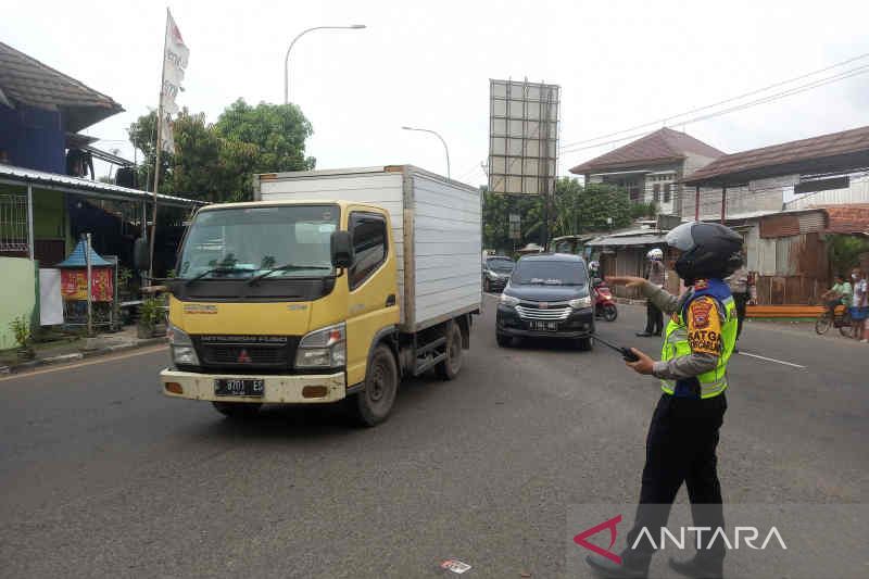 Polisi alihkan kendaraan dari Jateng ke jalur alternatif Indramayu