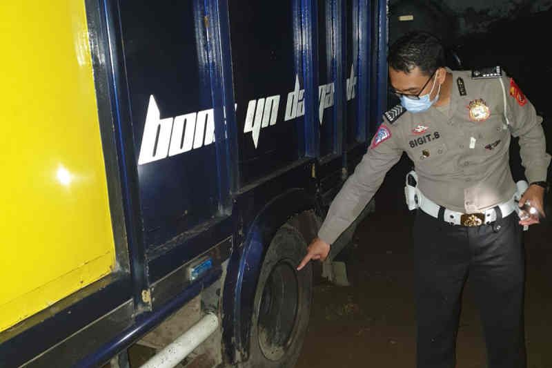 Pemudik meninggal terlindas truk di jalur pantura Cirebon