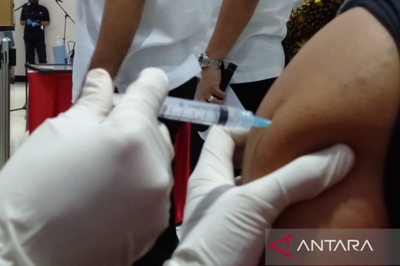 Dinkes Karawang imbau pemudik manfaatkan 12 pos pelayanan vaksinasi