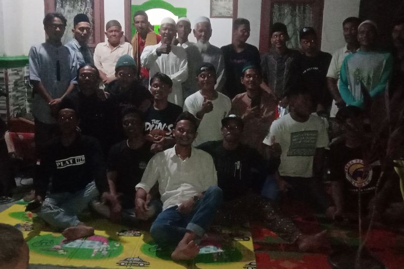 Keluarga Nelayan yang pernah tinggal di Pulau Sekapuk bentuk PAS