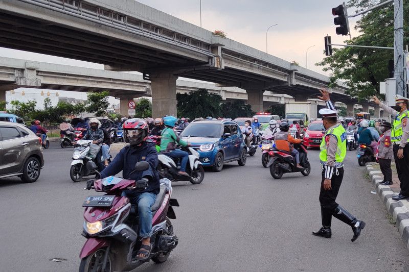 Jalur Kalimalang Minggu sudah lengang dari pemudik